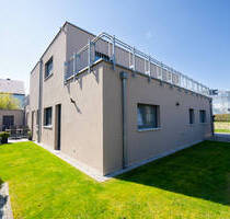 NEU im Angebot: Modernes 2-Familien-Haus im Bauhaus-Stil - Gerbrunn
