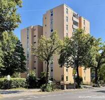 Dachgeschosswohnung mit 2,5 Zimmern und Balkon in Wittenau - Berlin