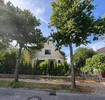 Sanierungsbedürftiges Einfamilienhaus o. Baugrund in exponierter Lage am Wellsee - Kiel Elmschenhagen-Süd