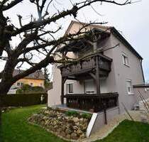 Saniertes Zweifamilienhaus mit 2-Zi.-EG-Whg und 4-Zi.-Maisonette-Whg. mit Garten in Burgweinting - Regensburg Burgweinting-Harting