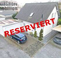 Freistehendes Einfamilienhaus mit Doppelgarage in Fröndenberg-Dellwig - Fröndenberg/Ruhr