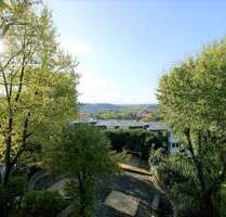 Renoviert! Seniorenfreundliche Gelegenheit in Essen-Kettwig mit fantastischem FernblickAufzug