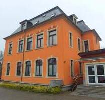 Radebeul-Lindenau: Kleine 2-Zimmer-Singlewohnung mit Laminatboden und ebenerdiger Dusche