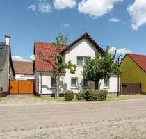 Ensemble aus Einfamilienhaus und Einliegerwohnung in ruhiger Lage - mit Innenhof, Garten und viel Nutzfläche - Wusterwitz