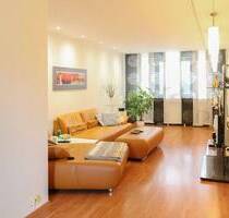 Ein Traum: Gehobene Etagenwohnung mit Balkon und Spa-Bereich - Duisburg Neumühl