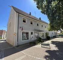 INVEST - Wohn- und Geschäftshaus mit Garagen - Markt Berolzheim