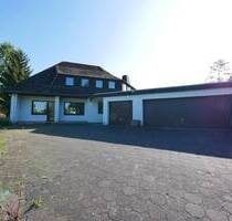 Exklusives Betriebsleiterwohnhaus mit 515 m² + 4.080 m² Grundstück - Bad Driburg