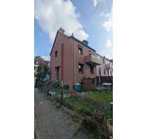 ## Nähe Kirchweg, gepflegtes 5 Zi. Haus, zusätzlich 2 Zi. Einliegerwohnung, Garten und Garage ## - Bremen Huckelriede