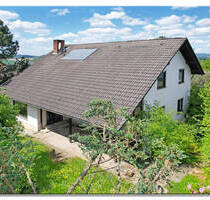 Zweifamilienhaus mit reichlich Platz in angenehmer Wohnlage - Guxhagen Ellenberg