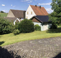 Handwerker aufgepasst! Kleines Haus, tolle Nebengebäude, traumhaftes Grundstück! - Dachsbach