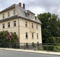 historisches Mehrfamilienhaus, zentrumsnah mit großem Grundstück - Markneukirchen