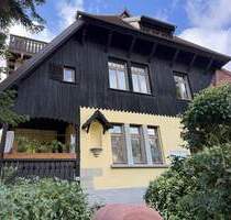 3,5 Zimmer-Wohnung - Stilvolles Wohnen in denkmalgeschütztem Ambiente mit großem Südbalkon - Ravensburg Südstadt