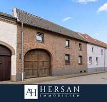 Einfamilienhaus im Bauernhausstil mit modernen Bädern und gepflegtem Garten in Baesweiler!
