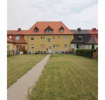Frisch renovierte 2 Zimmerwohnung Badewanne und Gemeinschaftsgarten! Stellplatz möglich! - Bitterfeld