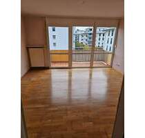 +++ Sehr zentral gelegene 3 Zi. -Whg. mit Balkon im 2. OG +++ - Waldkraiburg