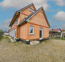 BEZUGSFERTIG IM SOMMER 25: Schöne, zeitlose Neubau-Doppelhaushälfte mit großem Souterrainbereich - Geltendorf