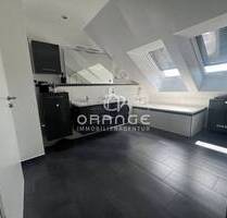 *** Exklusive 4,5-Zimmer-Wohnung in S-Bahnnähe mit Balkon und TG-Stellplatz *** - Stuttgart Bad Cannstatt