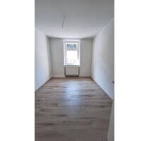 2 Zimmer, Einbauküche, 450 m zur Uni Tharandt