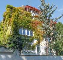 Hölderlinplatz: Dreifamilienhaus in schönster Lage - Stuttgart West