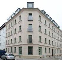 Genial! + Dunkles Parkett + Kamin + Fußbodenheizung + Loggia + Tageslichtbad + Übernahme EBK möglich - Leipzig Eutritzsch