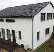 Schöne Doppelhaushälfte als neues Domizil in Burg