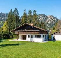 Ankommen in der Idylle. Traumanwesen am Schliersee mit Bergblick.