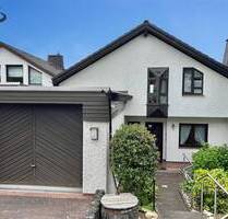 Großzügiges Einfamilienhaus mit zwei Appartements, Garage und Garten in attraktiver Hanglage - Koblenz / Karthause