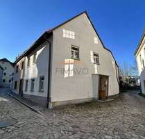 Zentrumsnah. Solide. Vielseitig. - Einfamilienhaus mit Hof, Garage & Ausbaureserve - Bischofswerda