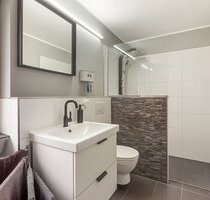 3-4 Zimmer Erdgeschoss-Wohnung mit großer Terrasse und Einzelgarage - Köln Weiden