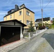 KaufenEinziehenWohnenZweifamilienhaus im malerischen Erzgebirge wartet auf neue Eigentümerruhige Wohnlage in zweiter Baureihe - Sehmatal Sehmatal-Neudorf