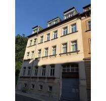 Seltene Gelegenheit: Charmante, kleine Wohnung mit Balkon zu vermieten. Jetzt anfragen! - Altenburg