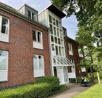 Schicke 3-Zimmer-Wohnung in ruhiger Alleenlage mit schönem Balkon und TG-Stellplatz - Ahrensburg