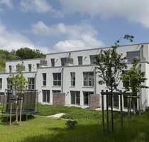 . NEUBAU . Energie Effizienzhaus . ca. 135 m² Wfl. . Dachterrasse + sonnig. Garten . 