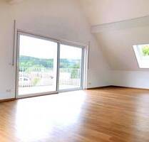 3-Zimmer Dachgeschosswohnung Westbalkon in Rot a. d. Rot
