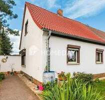 Charmante Doppelhaushälfte mit Anbau, Doppelgarage und idyllischem Garten - Halle (Saale) Dautzsch