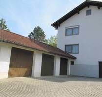 Zweifamilienhaus mit großen 4 12-Zimmer-Wohnungen in zentrumsnaher Lage von Mainburg
