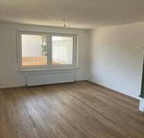 Großzügige EG-Wohnung mit Garagenplatz, Wintergarten und Terrasse - Denkingen