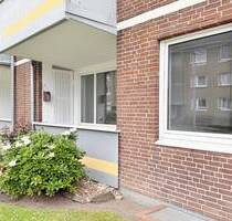 Renovierte Drei-Zimmer-Wohnung mit Süd-Loggia und neuem Duschbad! - Bremen Fähr - Lobbendorf