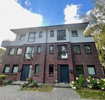 NEUBAU STANDARD A+ STADTHAUS MODERN UND MIT SCHÖNEM GARTEN !! - Hamburg Volksdorf