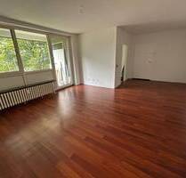 Bonn * Einziehen und Wohlfühlen *aufwendig renovierte 2 Zimmerwohnung hochwertiger Ausstattung mit Balkon, 2.OG Personenaufzug