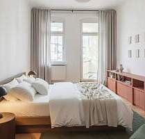 Schon besichtigt? Charmante Gründerzeit-Wohnung mit West-Loggia, Tageslicht-Badezimmer und Stuck - Berlin Charlottenburg