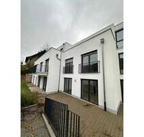 Reiheneckhaus 3-stöckig mit Fernblick und Dachterrasse, Neubau Erstbezug-sofort - Inzlingen