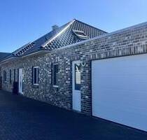 Hochwertiges Einfamilienhaus mit viel Platz, großem Garten sowie großzügiger Garage - ein Zuhause für die ganze Familie! - Bösel