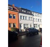 Schönes renoviertes 2 Familienhaus in einer guten Lage von Saarlouis-Roden . - Saarlouis / Roden