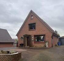 Charmantes Einfamilienhaus in Burg mit großzügigem Grundstück und modernisierter Ausstattung