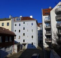 TerraSELECT: Grundstück mit Alt-MFH & Bauvorbescheid (15 WE) | zwischen Giesinger Kirchplatz & 1860-er Stadion | CityMetro U278 | ruhige Lage - München Obergiesing