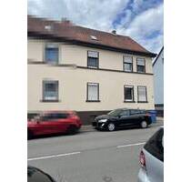 Doppelhaushälfte mit 3 Whg, Anbau und 4 Garagen - Hattersheim am Main