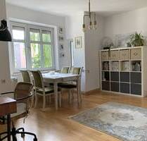 LAGE - LAGE - LAGE - Klassische Jugendstilwohnung mit kleinem Balkon in Zentrumslage zum Kauf