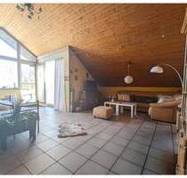 GEMÜTLICHE DACHGESCHOSS WOHNUNG MIT GARAGE IN WESEL