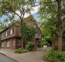 Zweifamilienhaus mit Charme, Gartenidylle & Erweiterungspotenzial - Würselen